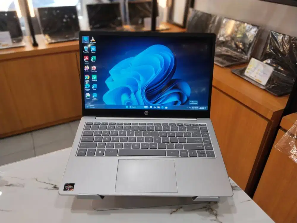 SALE!! HP 14-EM0014AU RYZEN 3-7320U/RAM 8GB/SSD 512GB/14/SIAP PAKAI