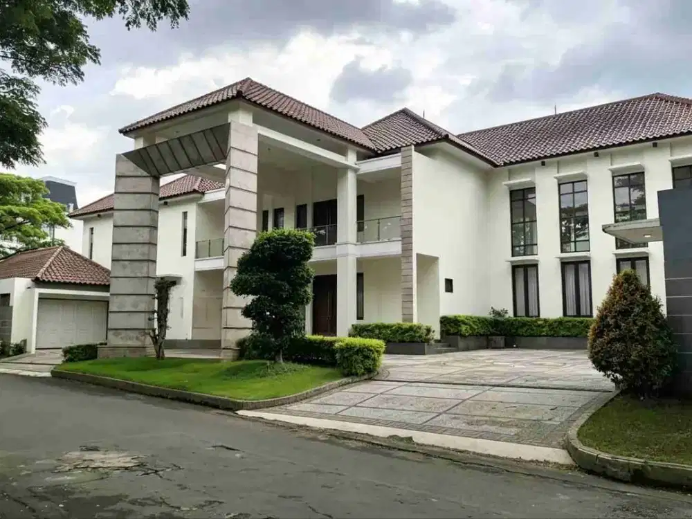 RUMAH MEWAH EKSKLUSIF KAWASAN IJEN NIRWANA TENGAH KOTA MALANG