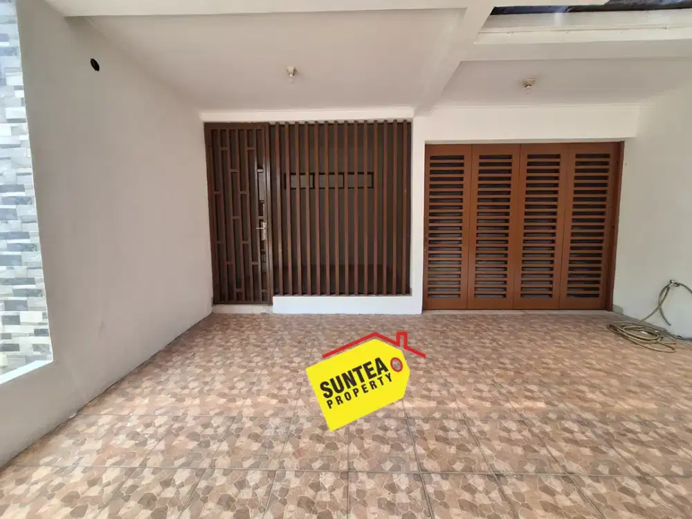 JARANG ADA! Rumah Minimalis Nyaman 2 Lantai di Discovery Bintaro Sektor 9 Tangerang Selatan LT 195 m² 4 KT Nego!