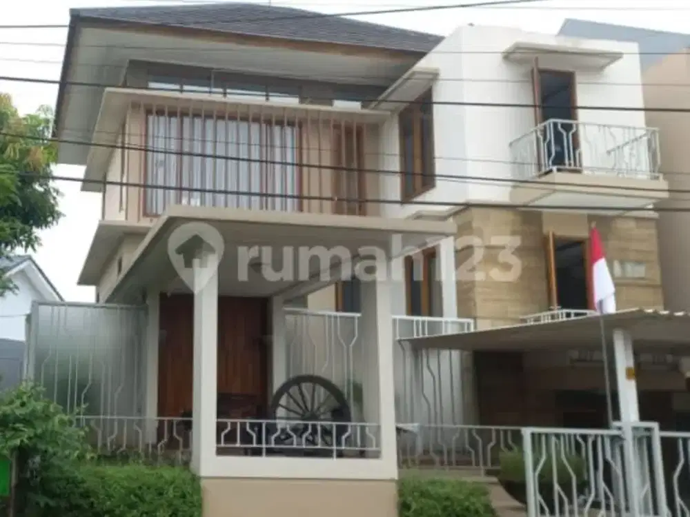 Dijual Rumah Cantik 2,5 Lantai di BSD Nusaloka Tangerang