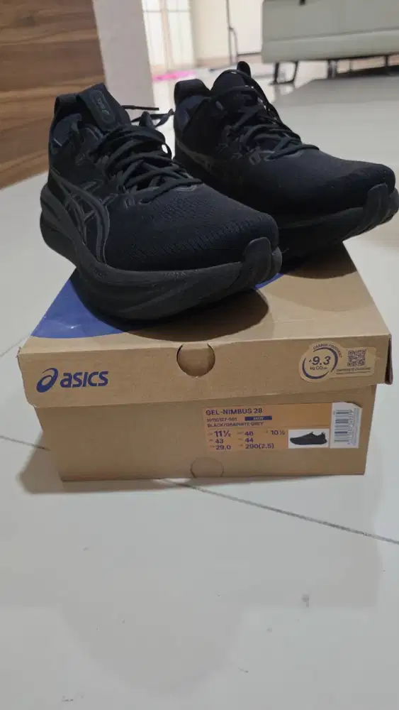Asics Nimbus 28 Gel warna black