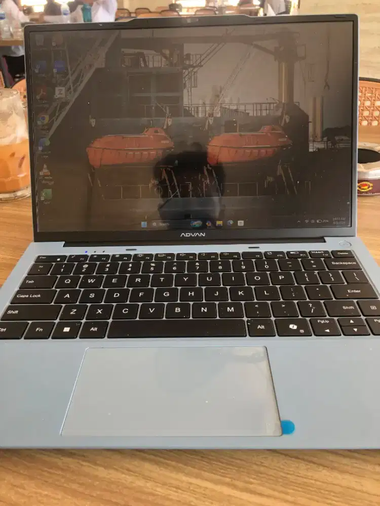 Laptop advan workmate aAMD RYZEN 5