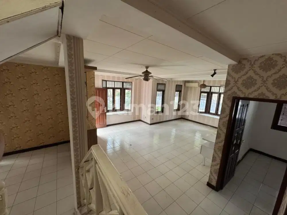 Dijual Rumah Bagus 2 Lantai Semi Furnished SHM di Pisok Bintaro Tangerang Selatan