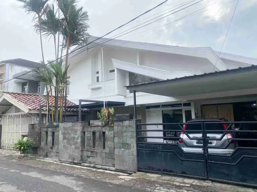 dijual rumah luas di dalam komplek turangga kawasan strategis di kota bandung