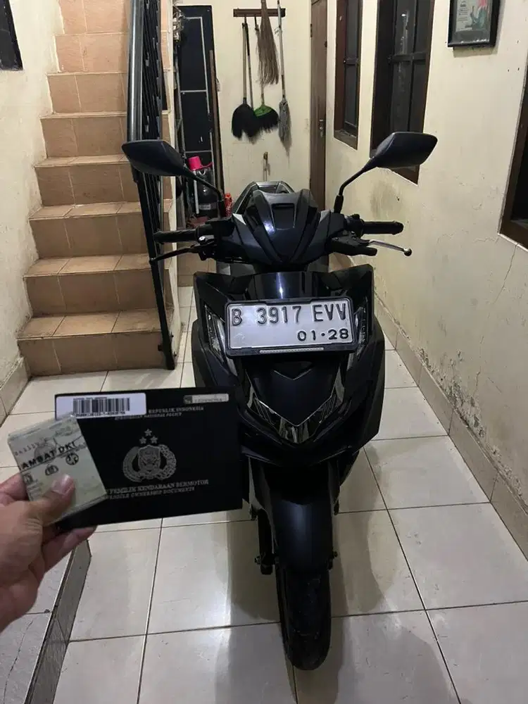 HONDA VARIO 160 CC TAHUN 2023 ADVANCE MATTE BLACK KEYLESS