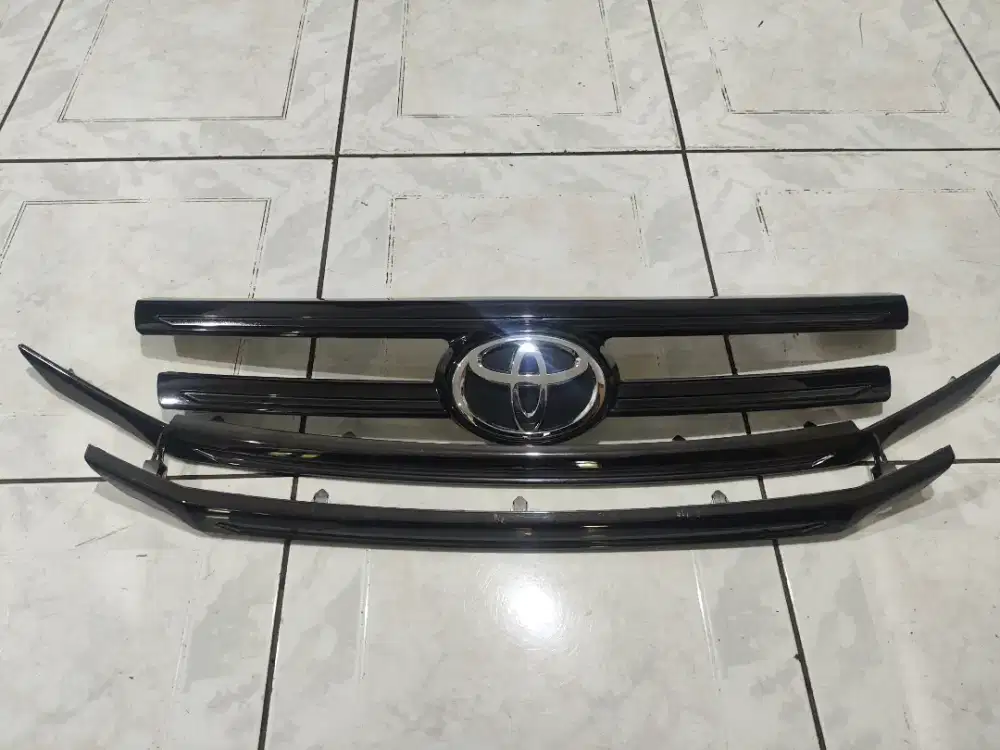 Grill Toyota Rush TRD Original