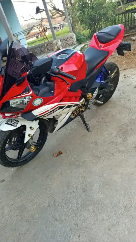 Yamaha R15 V2 2015