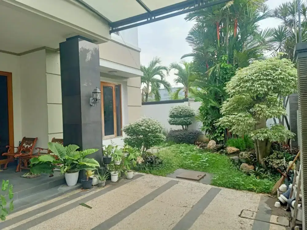 Rumah KLAMPIS SEMOLO Hadap : TIMUR SELATAN