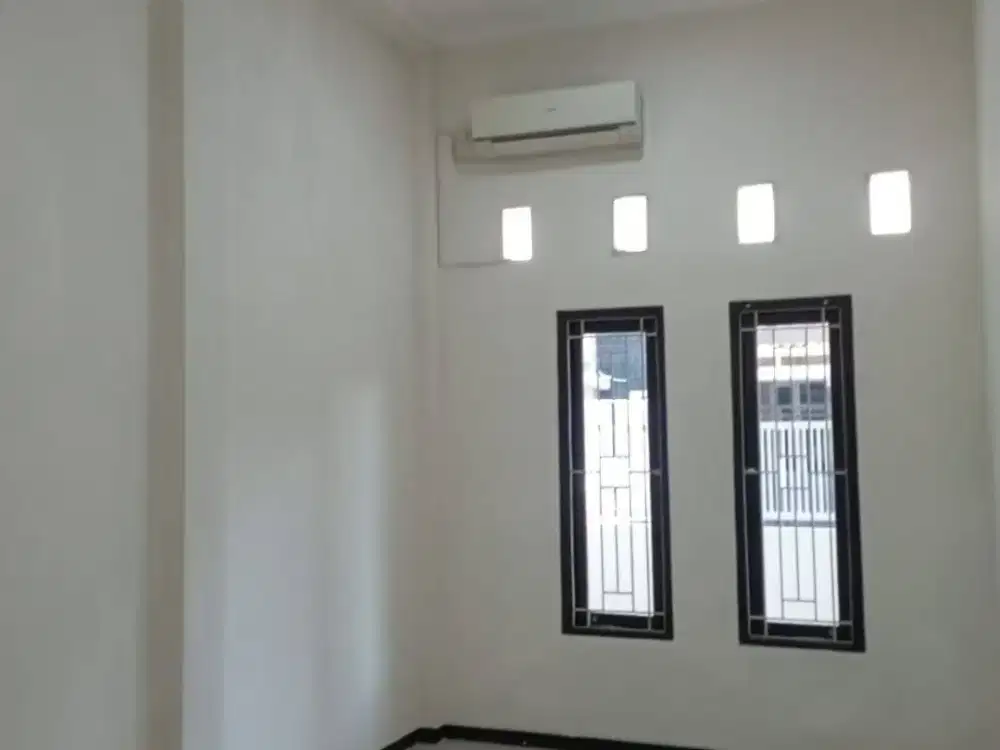 Rumah Minimalis 2 Lantai Babatan Pantai Dekat Annyeong Market Semi Furnish