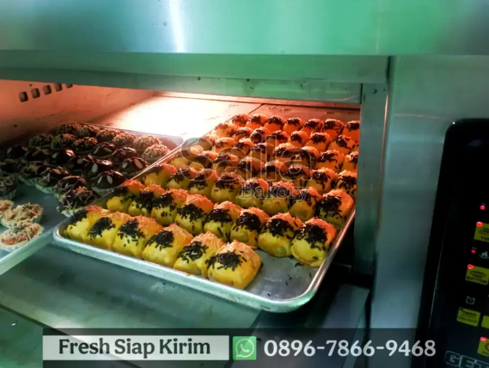 Bolen Pisang coklat keju Saila Bakery Surabaya cocok buat acara