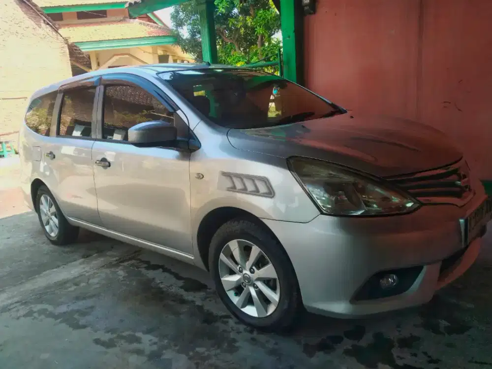Grand Livina 1.5 MT
