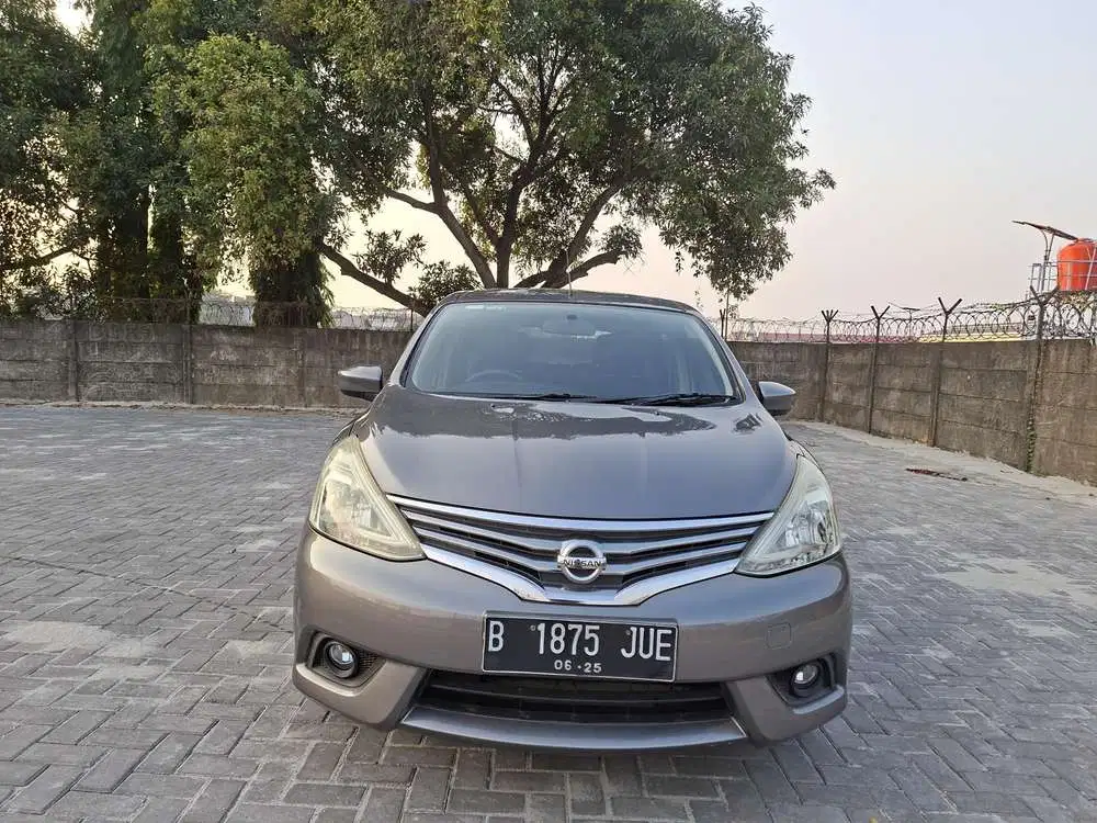 [MURAH] Nissan Livina XV AT 2015, Abu-abu