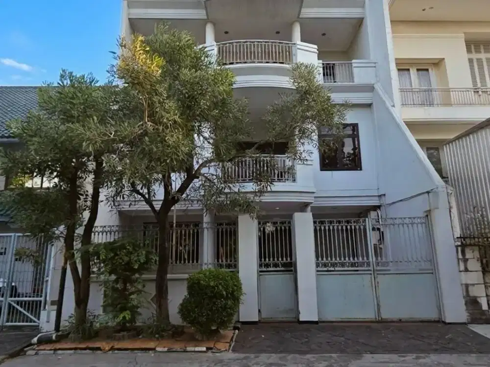 Rumah Manyar Tompotika STRATEGIS ROW 4 MOBIL (ex kantor)