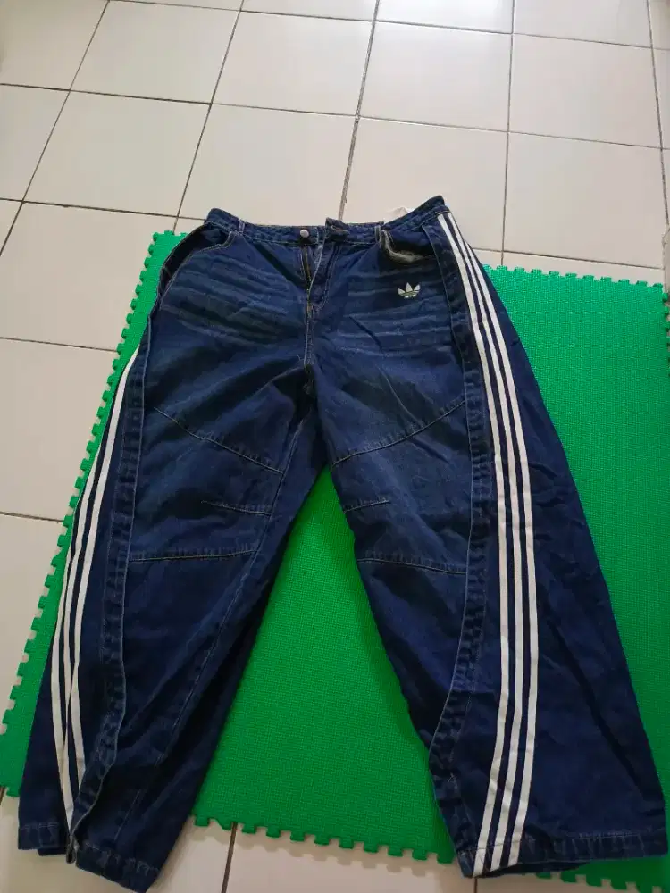 Adidas celana denim banana overlay