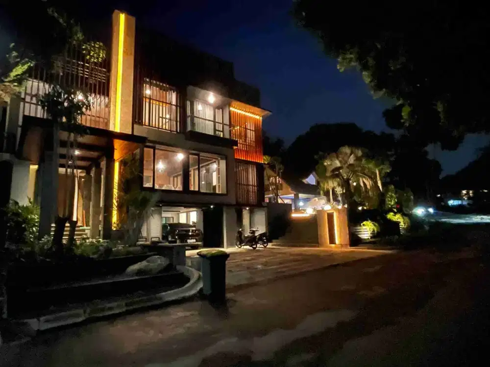 Rumah Mewah Dago pakar Dago Resort Ada Kolam Renang Fully Furnished 3 Lantai