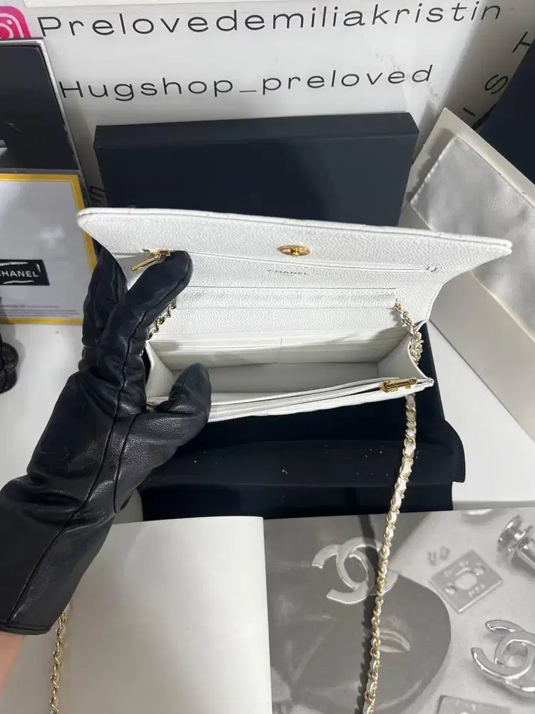 Classic Wallet On Chain Caviar White Ghw