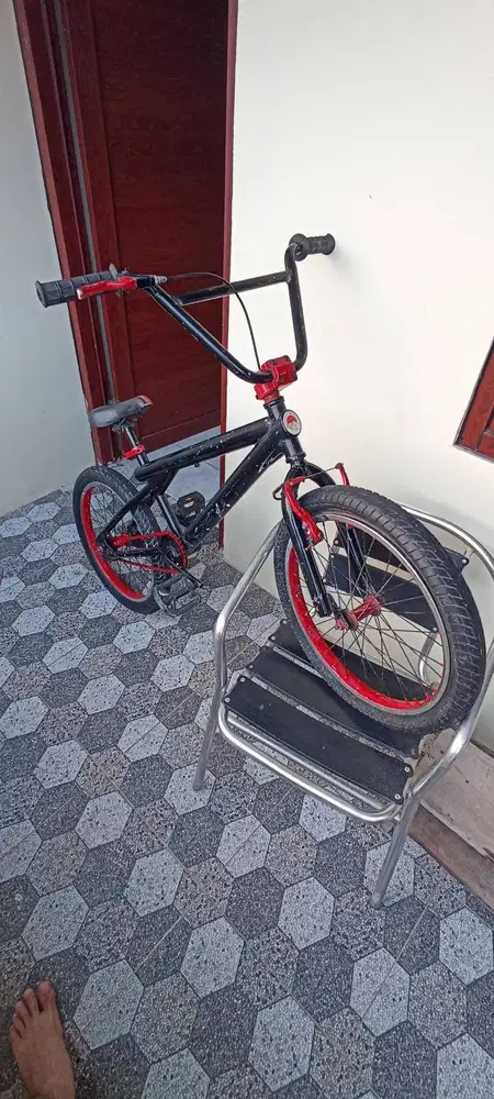 BMX Mongoose jadul namun lebih kokoh