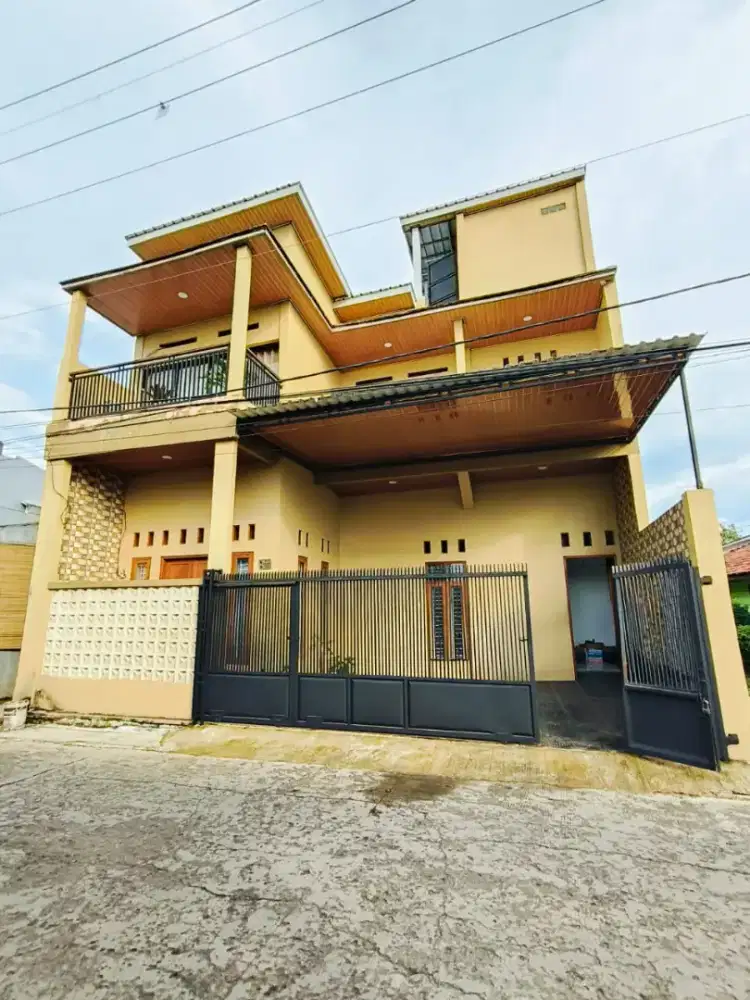 Rumah second dijual tingkat 3 Pekapuran Cimanggis Depok (1.2M)