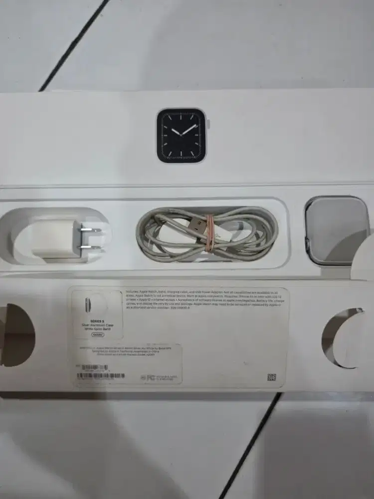 Apple Watch 5 44mm inter iwatch