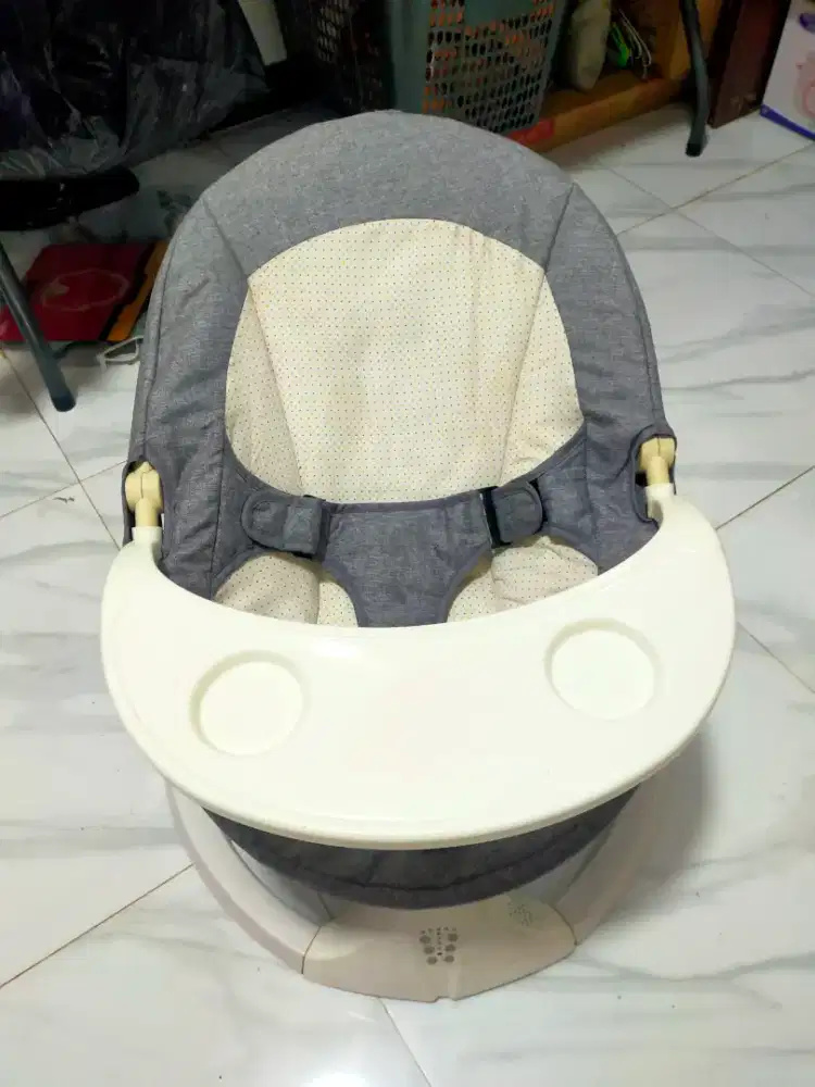 Ayunan bayi elektrik