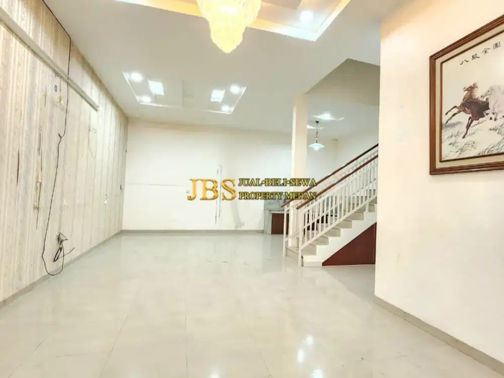 Dijual Cepat!! Rumah 2,5 Tingkat di Komplek Cemara Asri Medan Jalan Orchid
