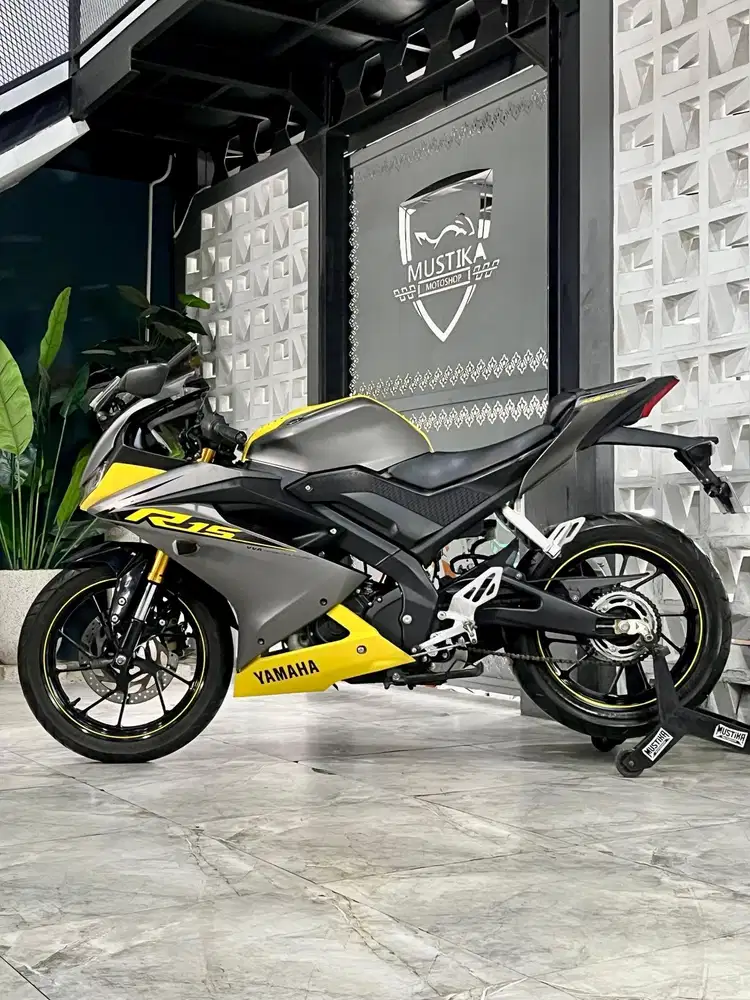YAMAHA R15 V3 2020 - Chintia Mustika