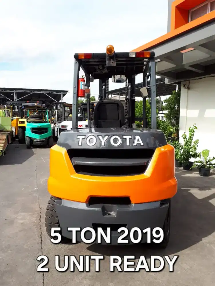 Forklift Toyota 5 ton lift 3 meter atau 5 meter