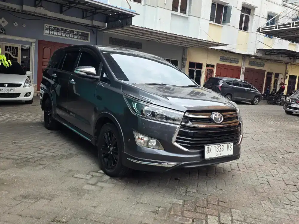 Toyota Innova reborn venturer matic diesel 2017