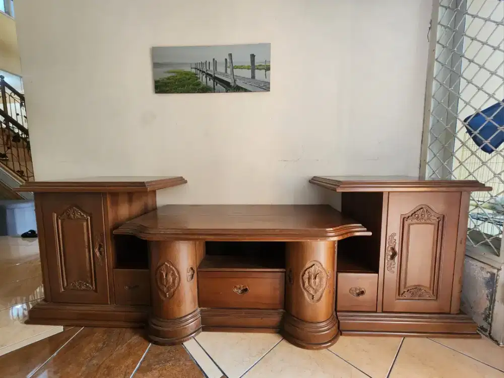 Meja TV Jati Ukir