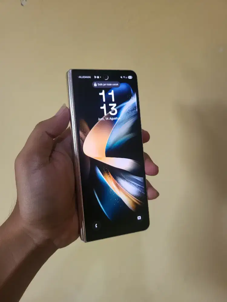 Samsung z fold 4 minus Dikit