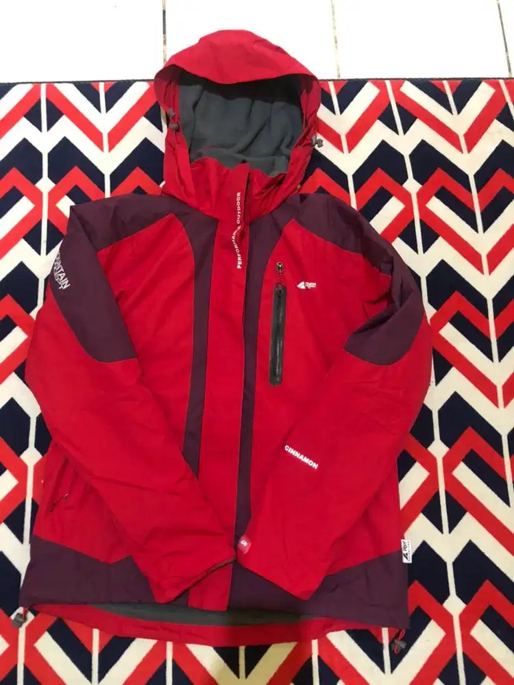 Jaket outdoor/gunung arei size xl