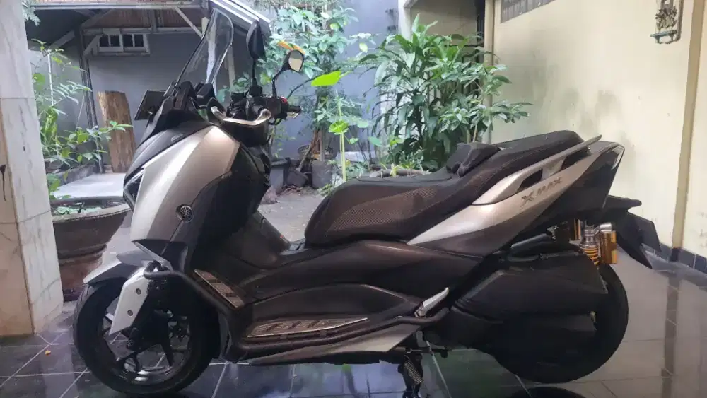 DIJUAL XMAX 2020 (DESEMBER) SILVER