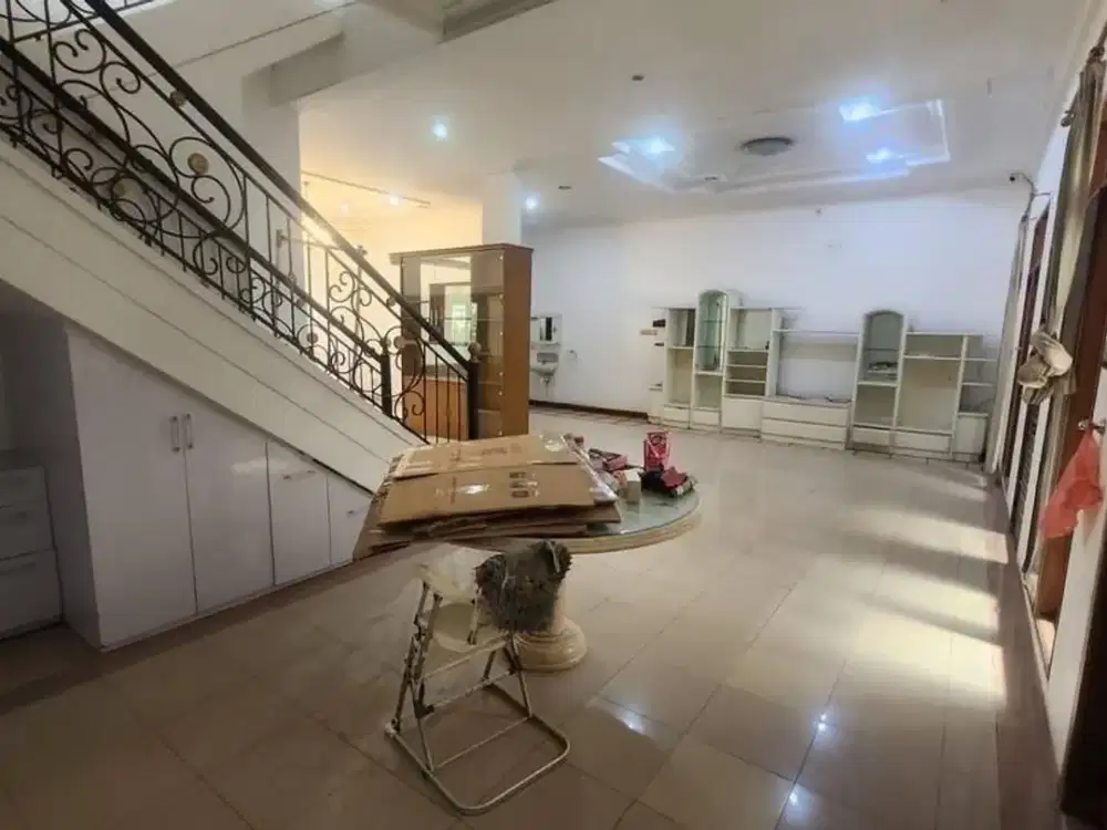 Rumah Pakuwon City STRATEGIS, 1 Menit ke Pakuwon City Mall