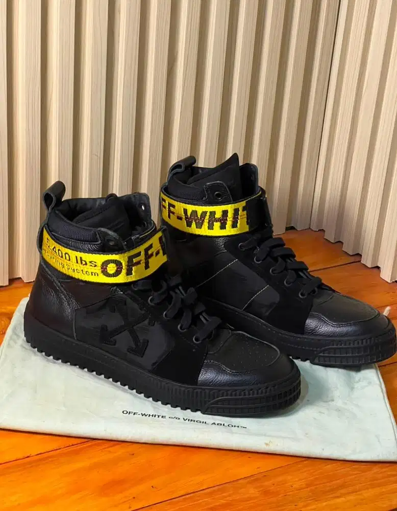 Sepatu off white sneakers