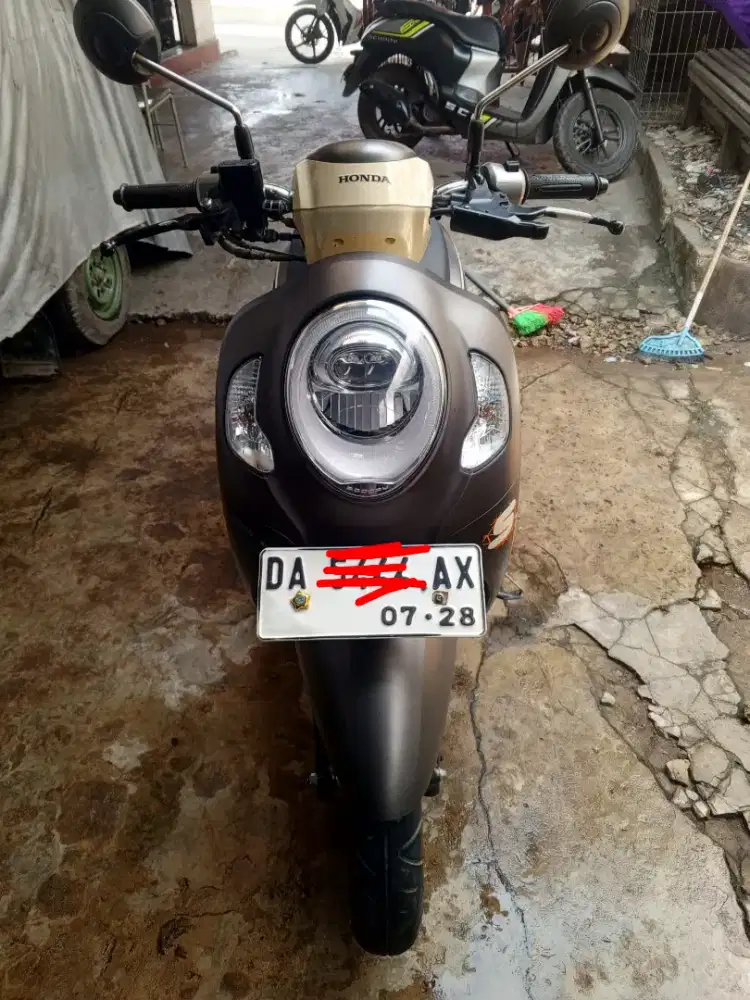 Scoopy 2023 coklat kream