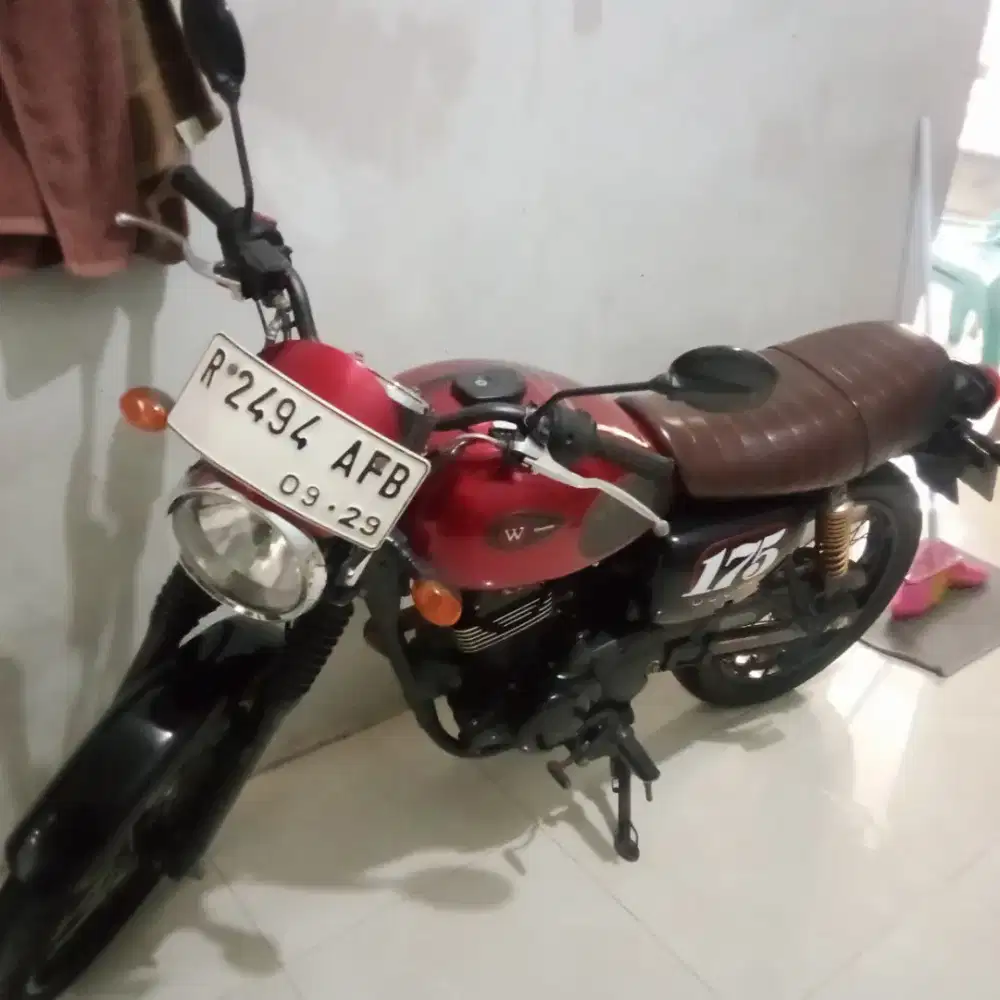 Kawasaki W 175 cafe