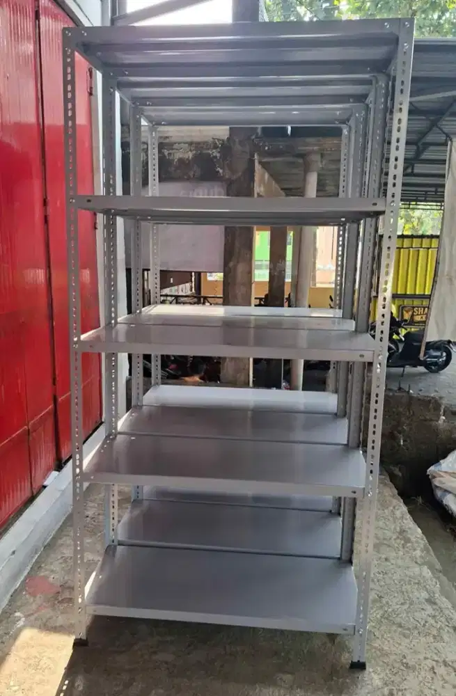 Rak besi siku lubang