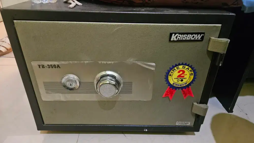 Brangkas krisbow YB 350A