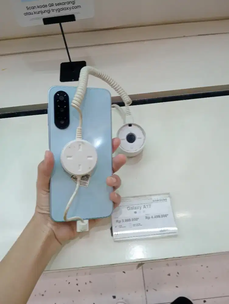 SAMSUNG GALAXY A17