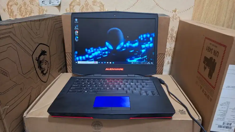 Laptop Dell ALIEMWARE 14 A09 • CORE I7 GEN4 • SSD 240GB •8GB •