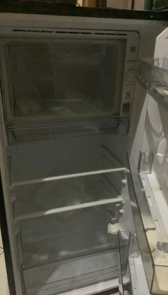 kulkas 1 pintu merek aqua