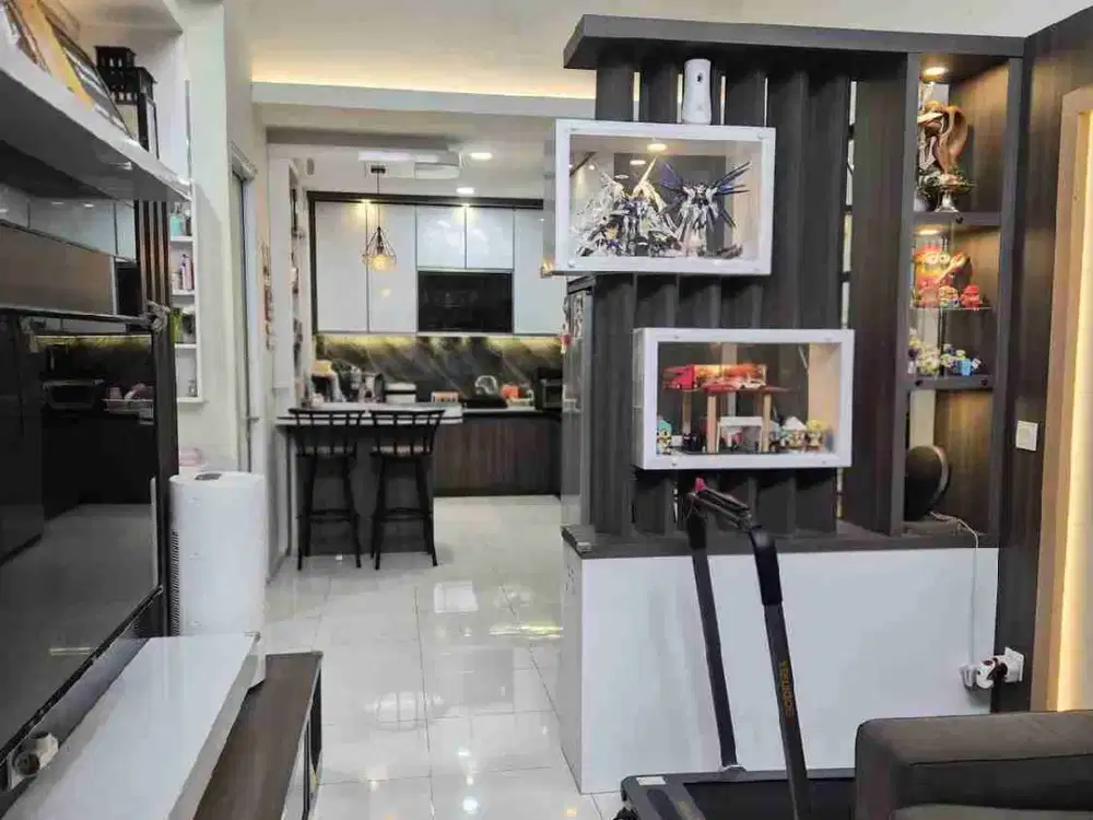 DIJUAL MURAH RUMAH SEMI FURNISHED RAPI DI VIOLA BANJAR WIJAYA