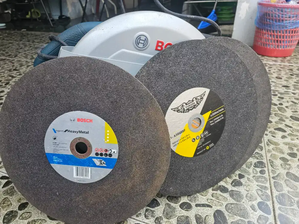 Mesin potong besi/ Metal Cutting