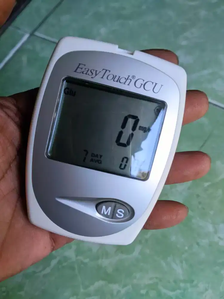 EasyTouch GCU alat cek kesehatan