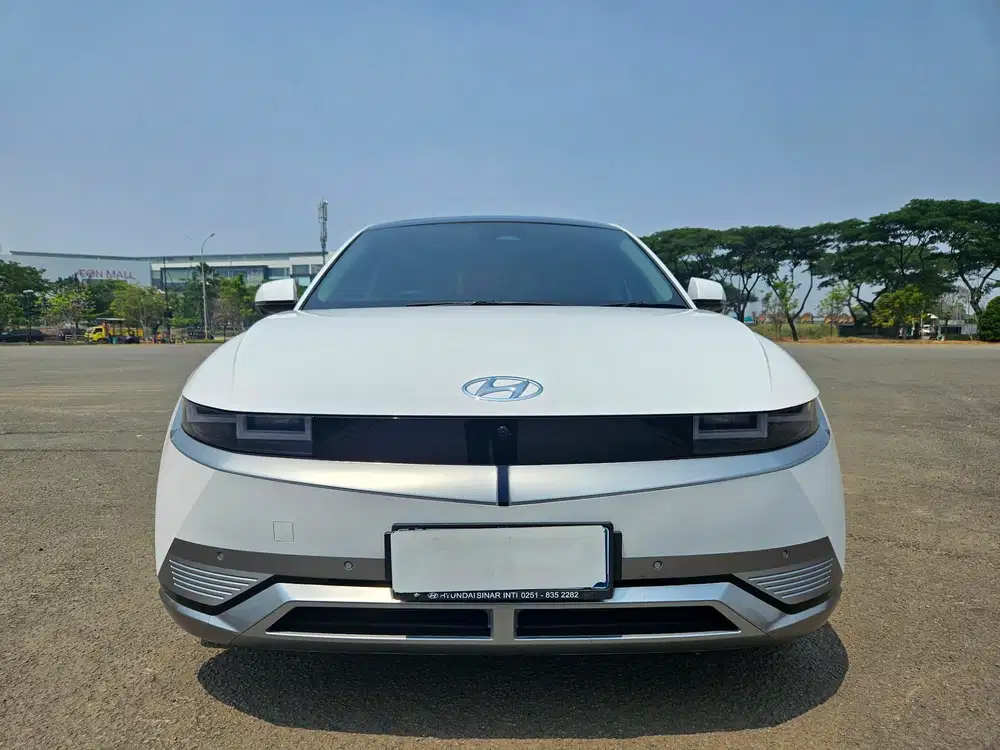 LOW ODOMETER ! Hyundai Ioniq 5 EV Signature Long Range White 2023