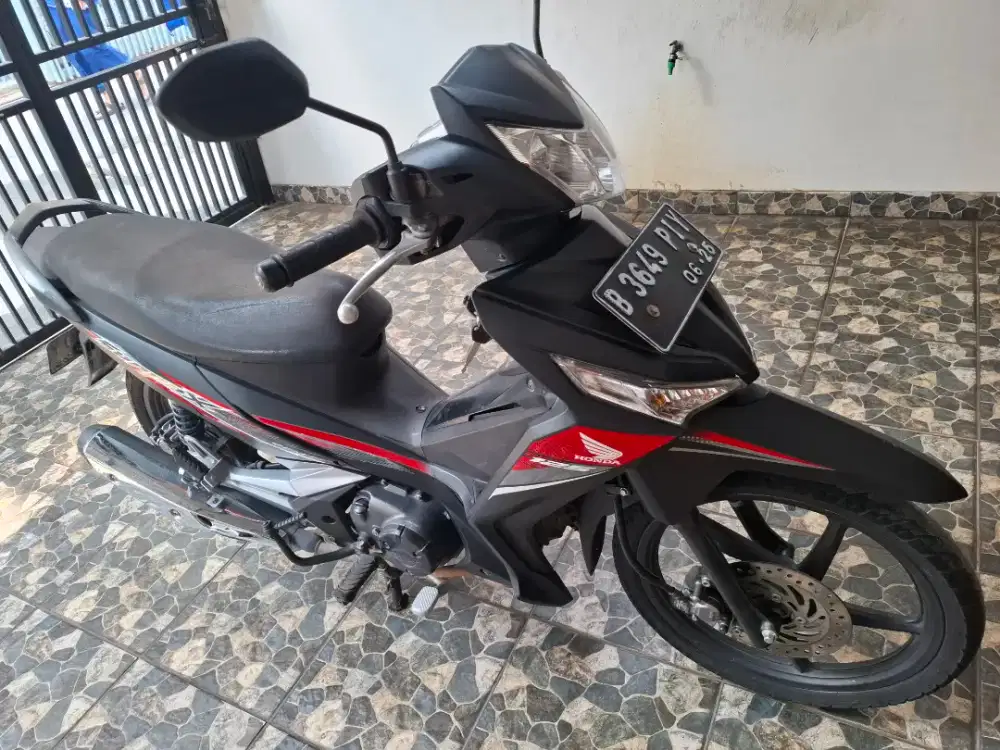 Pajak 6/2027 DKI km40rb, honda supra x 125 R CW DD charger 2020 mulus.