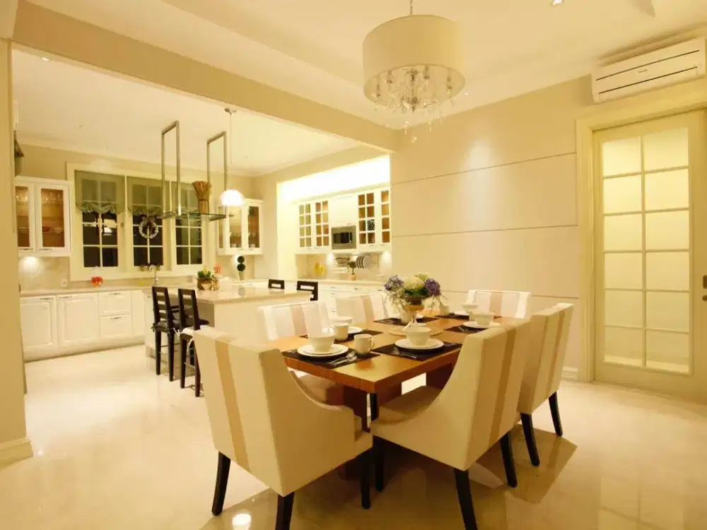 For Sale Rumah Terawat Fully Furnished di Graha Family Surabaya Barat