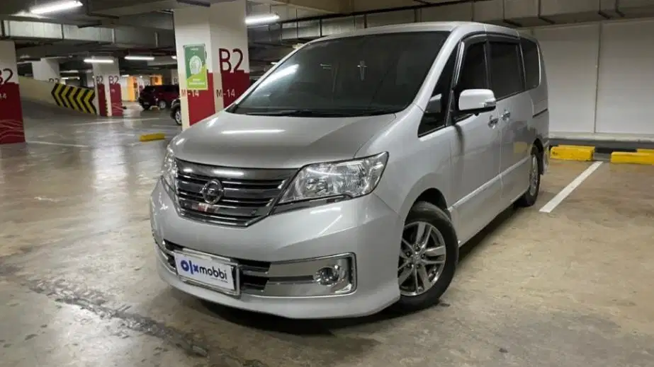 DP MURAH Nissan Serena 2.0 Highway Star Panoramic Bensin-AT CWVCB