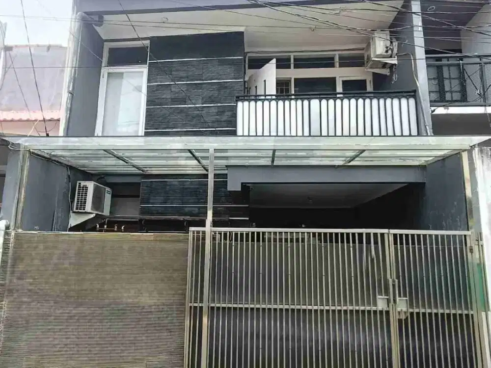 Rumah minimalis rapih 2 lantai  dijual Tomang Jakarta Barat
