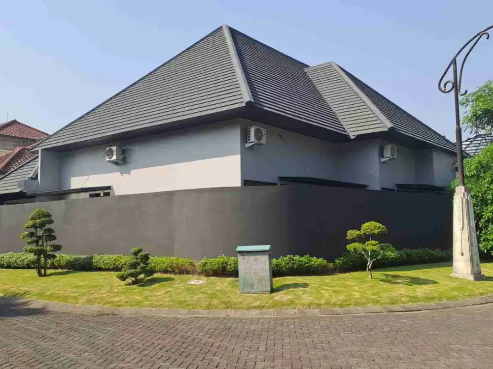 Rumah Mewah Posisi Hooq di Perumahan Elite Araya Malang